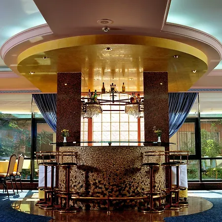 Hotel Class 4*